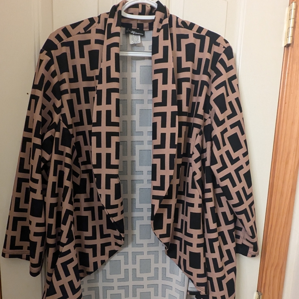 NY Invasion Black And Gold Geometric Patterned Open Front Blazer Size 2X